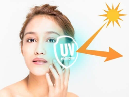 Dùng kem chống nắng để bảo vệ da khỏi các tia UV