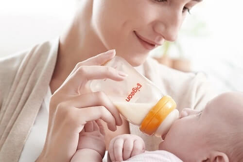 bình sữa cho trẻ sơ sinh - Trợ thủ đắc lực của mẹ